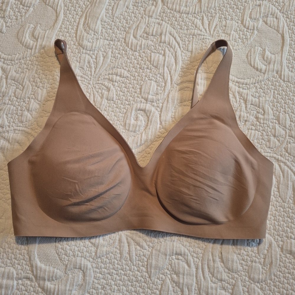 Knix women's size S+ 32 D, DD tan Revolution Bra EUC